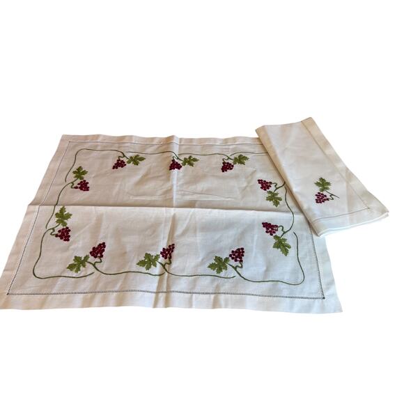 Hemstitch Linens Embroidered Grape Clusters Napkin Bar Towel - Picture 1 of 3